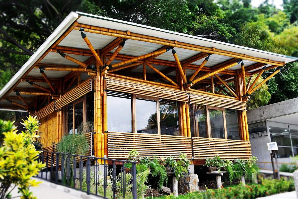 Featured image for Understanding Louvered Pergola Functionality for Modern Outdoor Living