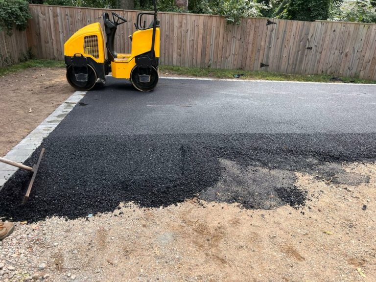 Featured image for Expert Advice for Hiring an Asphalt Driveway Near Me Company for Commercial Properties